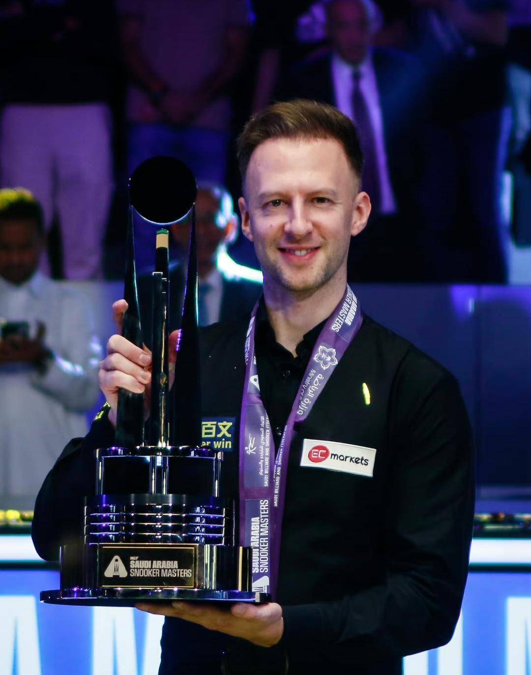 份令人瞩目 份令人瞩目