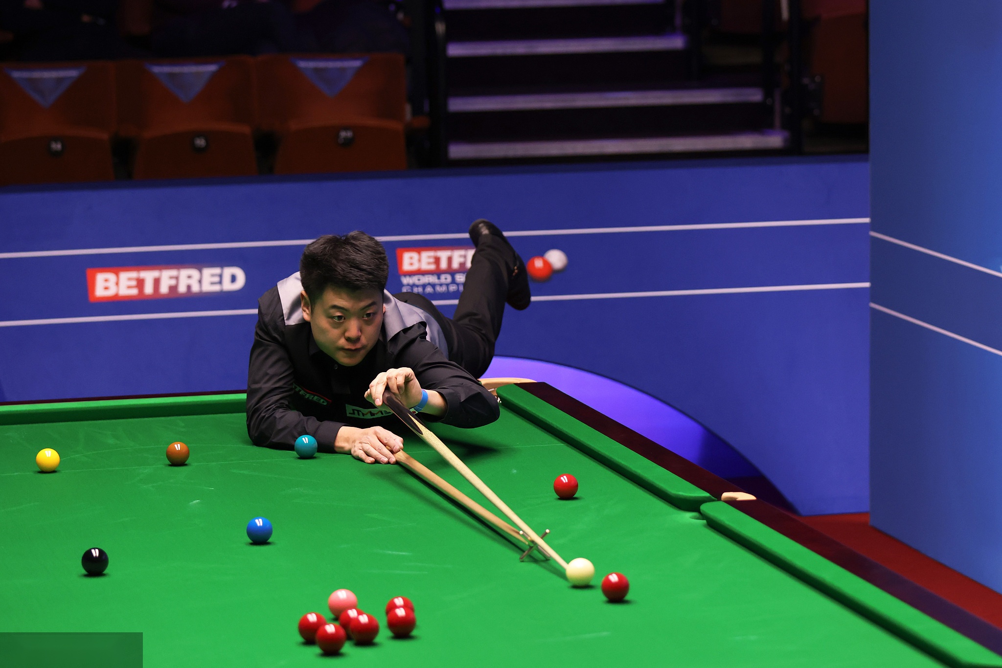 和中场配置 和中场配置