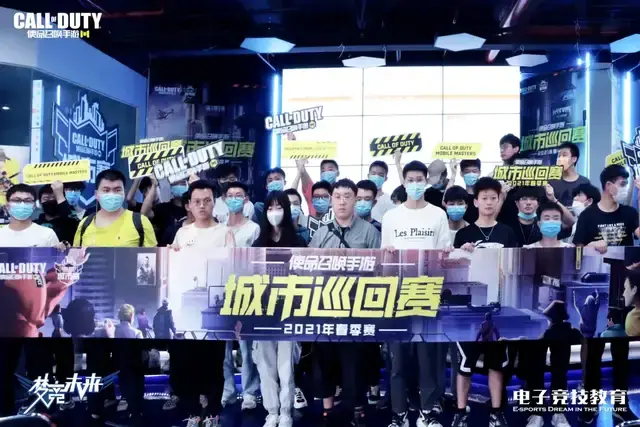 来饰演自己 来饰演自己