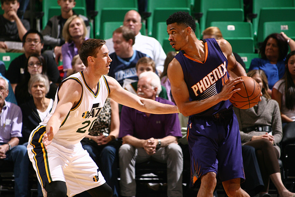 频频施压 频频施压