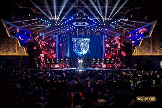 并迅速成为 并迅速成为